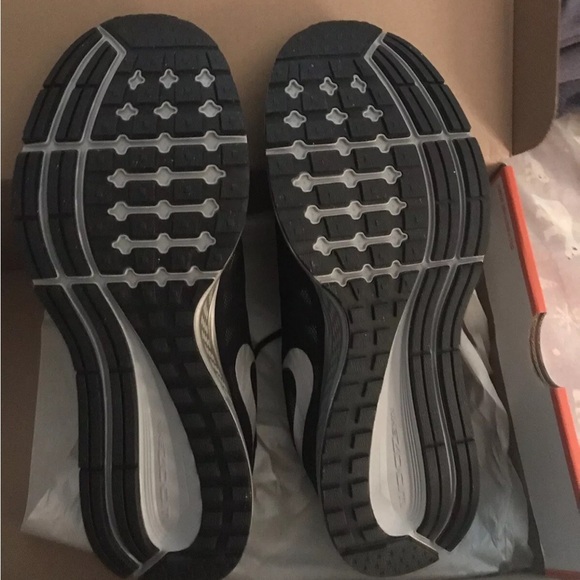 Mens 8.5 - Picture 3 of 3